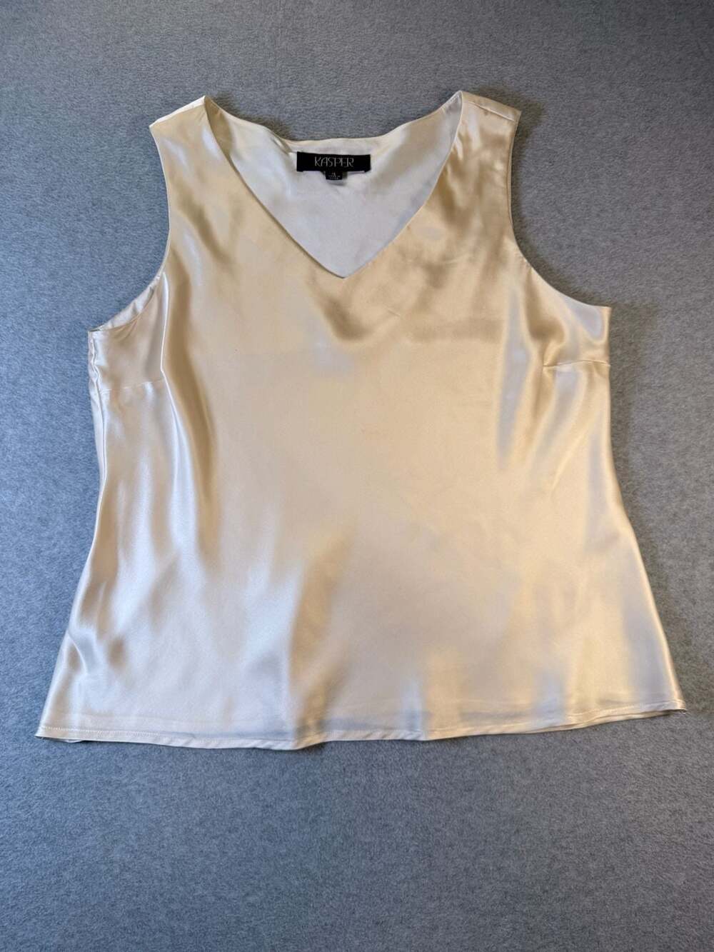 Kasper Women's Champagne V-Neck 100% Silk Sleeveless Tank Top Blouse Size 16